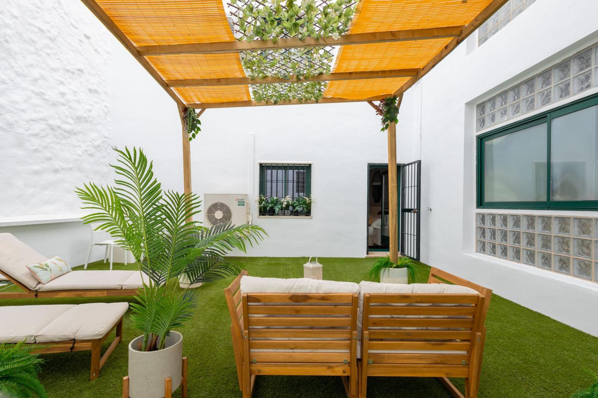 C30 Deluxe Studio With Terrace Into Cathedral Square Daire Málaga Dış mekan fotoğraf